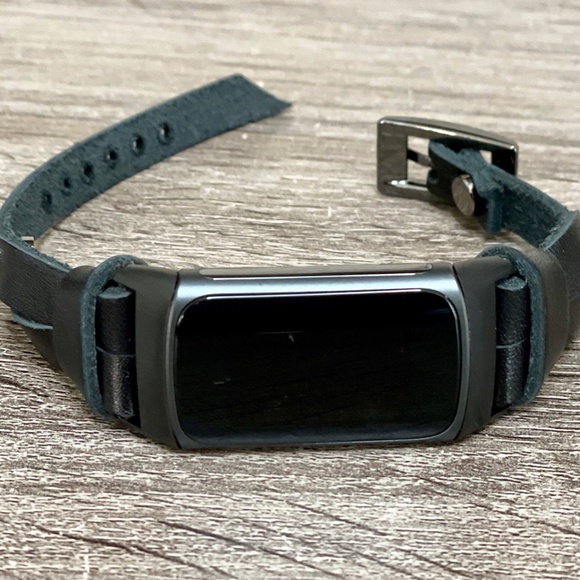Black Slim Leather Strap Band Fitbit Charge 5 Tracker Black Jewelry Bracelet - Picture 6 of 8